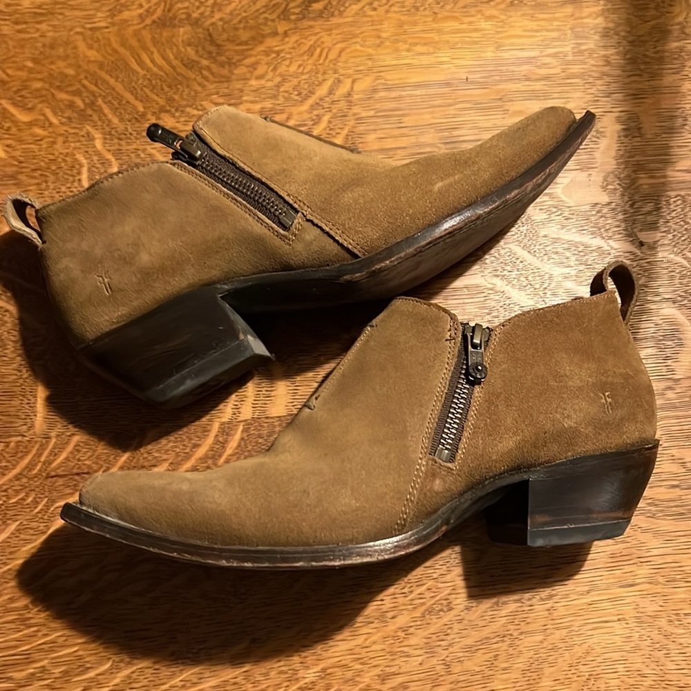Frye ankle booties camel suede size 8.5